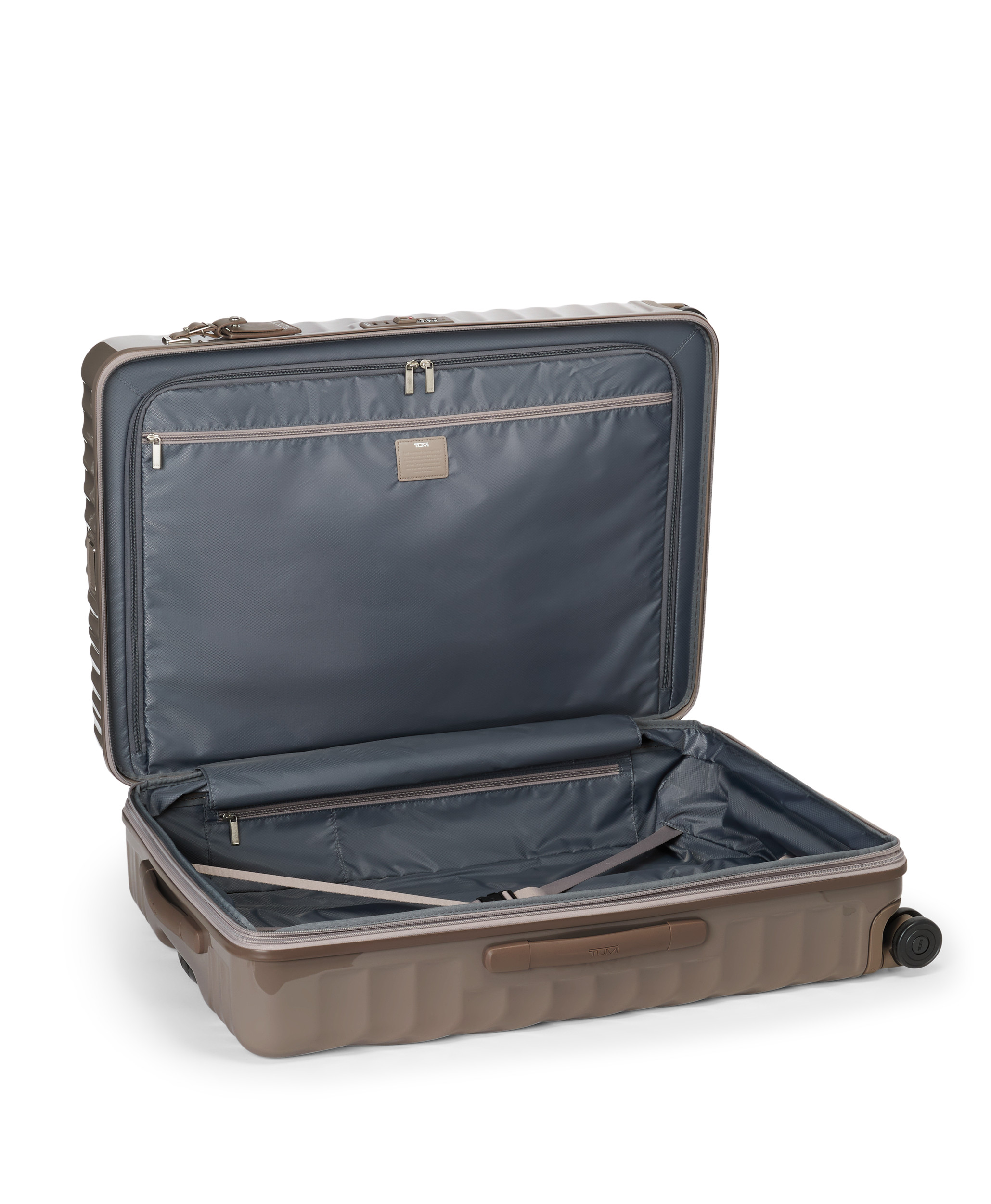 tumi-19-degree-hard-shell-